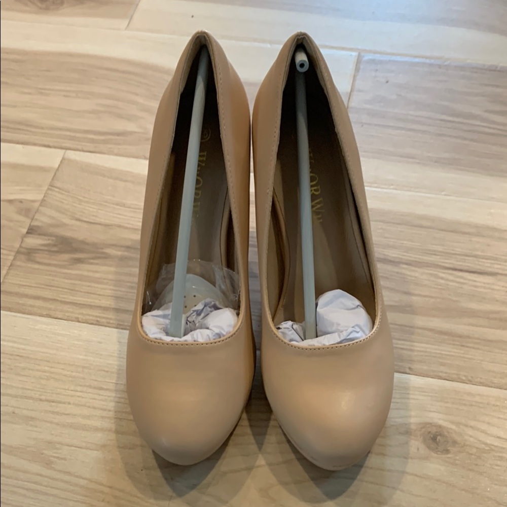 Elegant Tan Women's Pumps